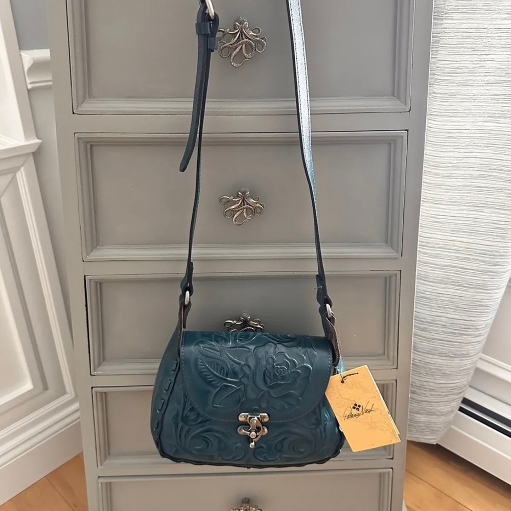 NWT Patricia Nash Blue Coral Genuine Leather Drop Strap purse.